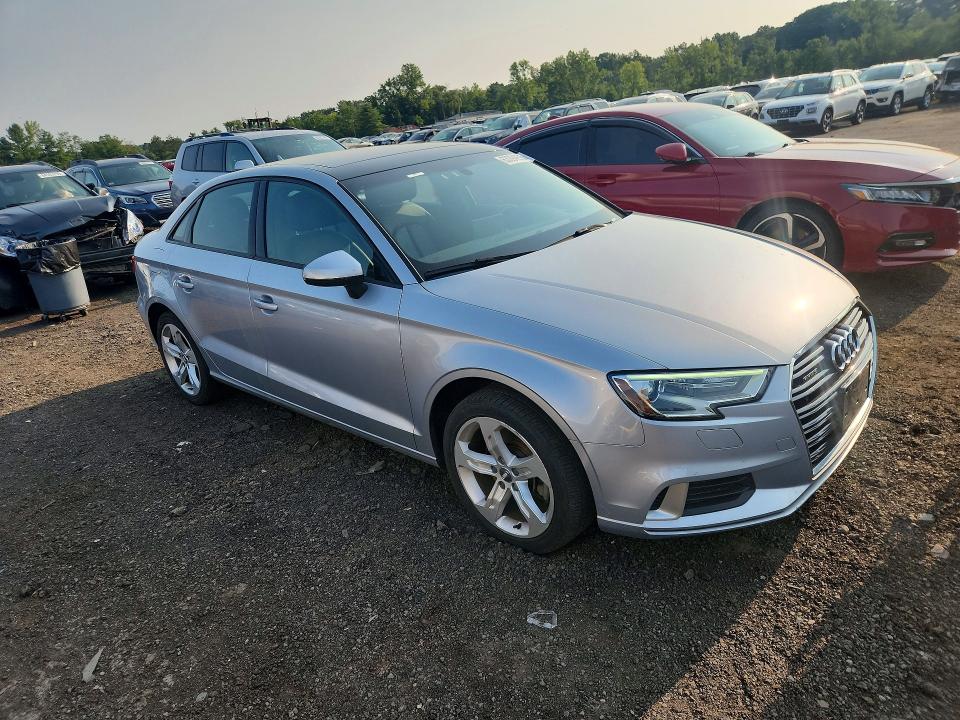 Photo 4 from auction – 2017 AUDI A3 with VIN WAUB8GFF2H1074271