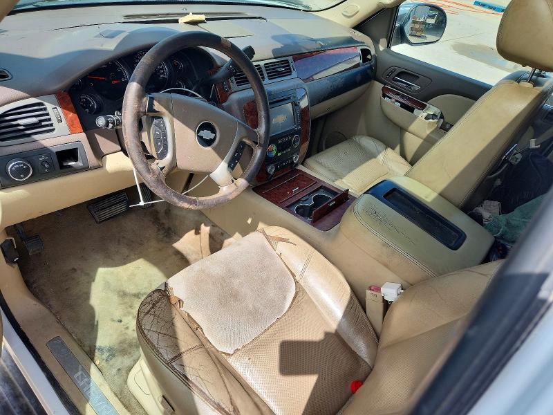 Photo 8 from auction – 2014 CHEVROLET SUBURBAN with VIN 1GNSCKE07ER174517