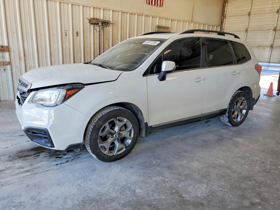 SUBARU FORESTER 2018 with VIN JF2SJAWCXJH598471 - Photo from auction