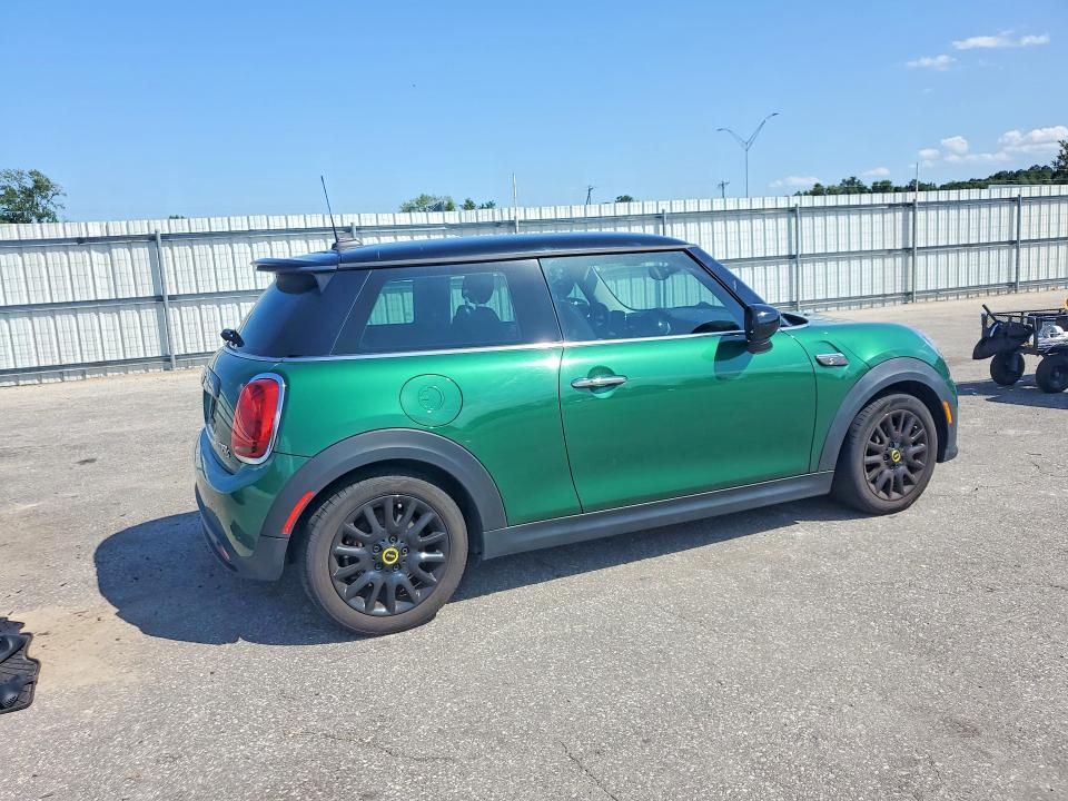 Photo 3 from auction – 2022 MINI COOPER with VIN WMW13DJ07N2R36210