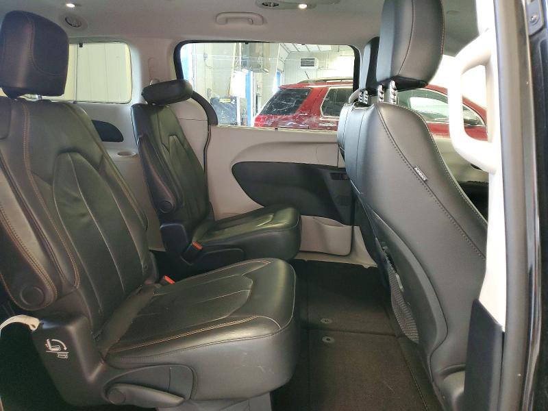 Photo 11 from auction – 2018 CHRYSLER PACIFICA with VIN 2C4RC1BG1JR103871