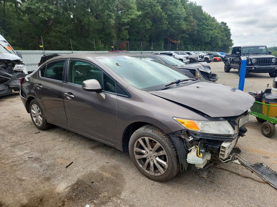 Photo 4 from auction – 2012 HONDA CIVIC with VIN 19XFB2F83CE008487