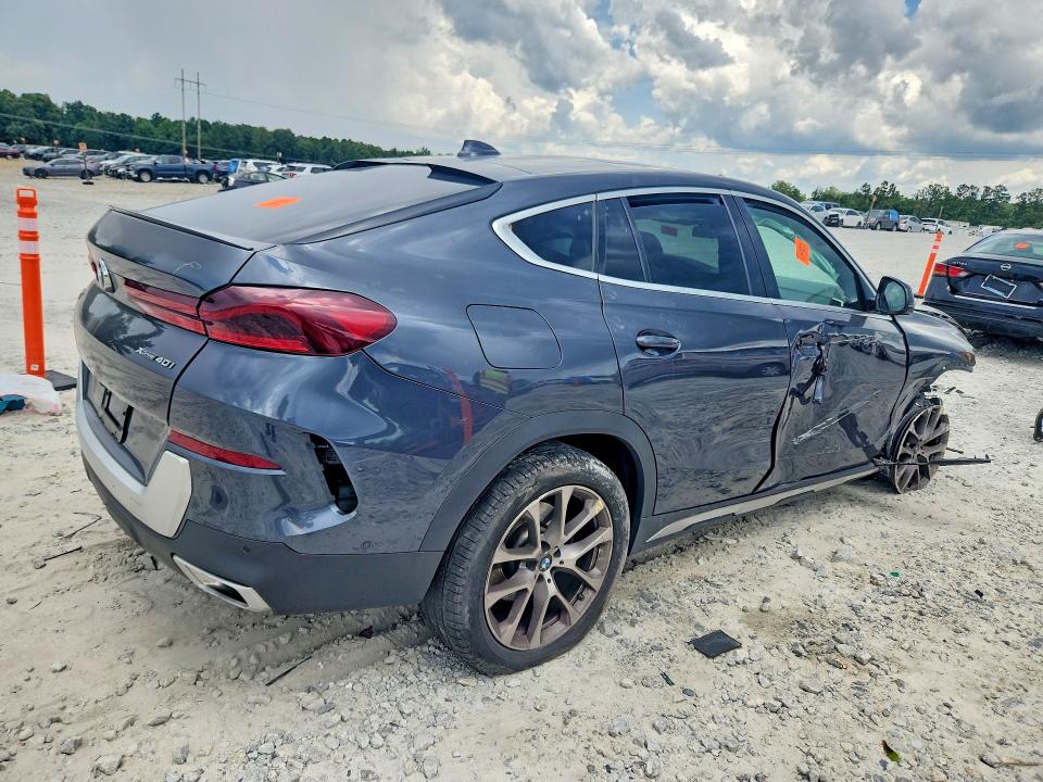صورة رقم 3 من المزاد - 2021 BMW X6 مع VIN 5UXCY6C0XM9E61584