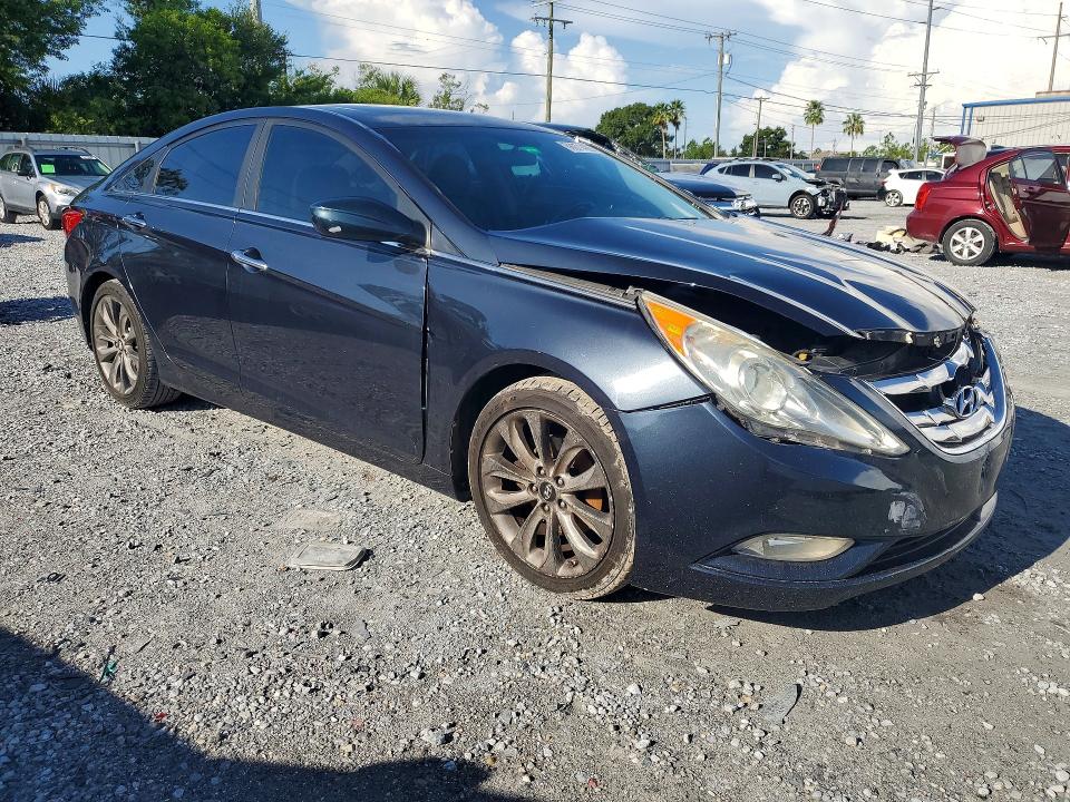 Photo 4 from auction – 2011 HYUNDAI SONATA with VIN 5NPEC4AB8BH315669