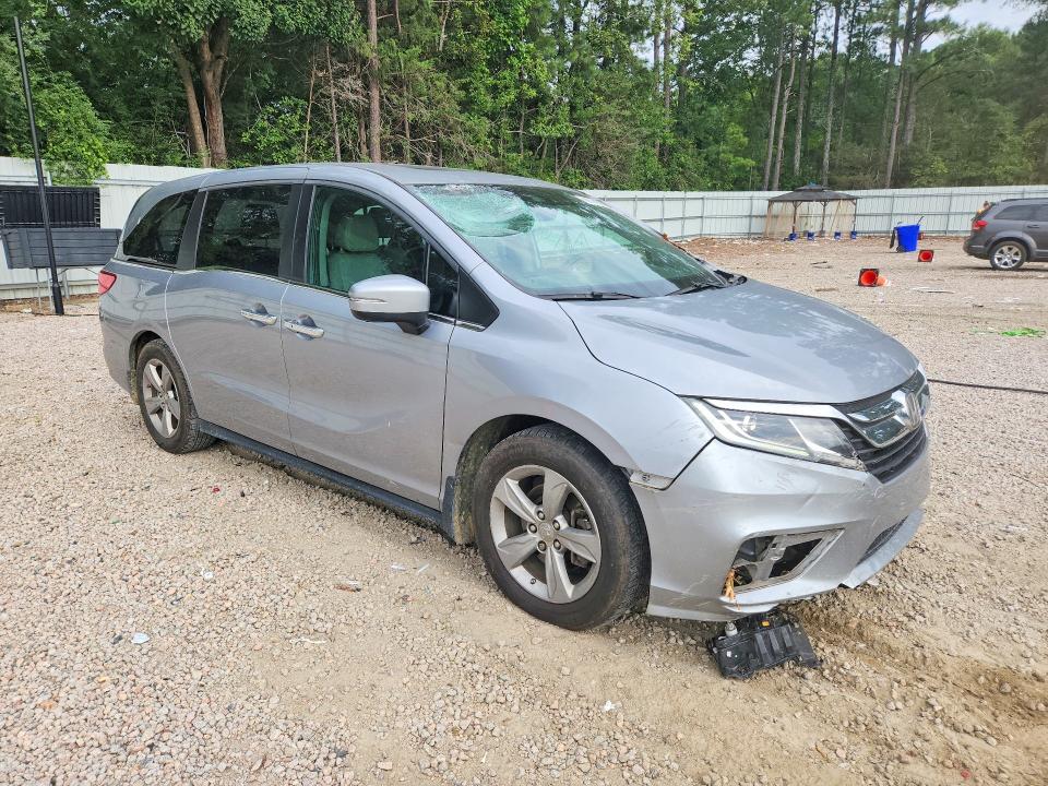 Photo 4 from auction – 2018 HONDA ODYSSEY with VIN 5FNRL6H72JB052476