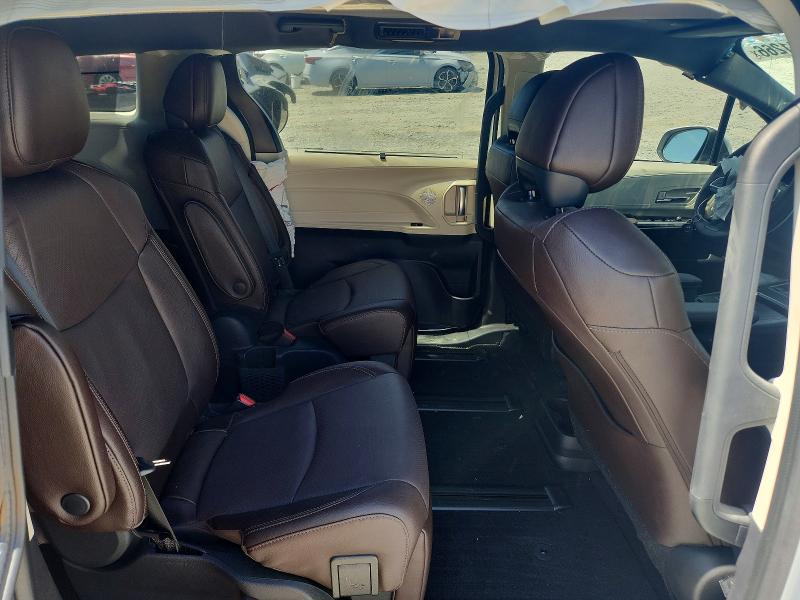 Photo 11 from auction – 2023 TOYOTA SIENNA with VIN 5TDERKEC0PS146660