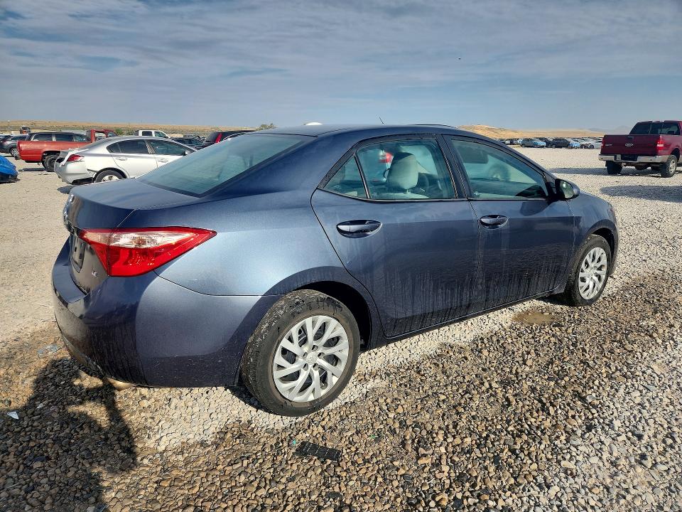 Photo 3 from auction – 2017 TOYOTA COROLLA with VIN 2T1BURHE1HC768623