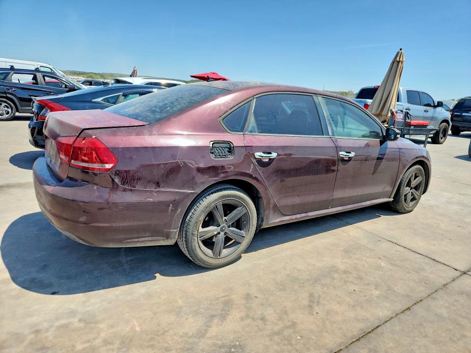 Photo 3 from auction – 2013 VOLKSWAGEN PASSAT with VIN 1VWAP7A38DC042256