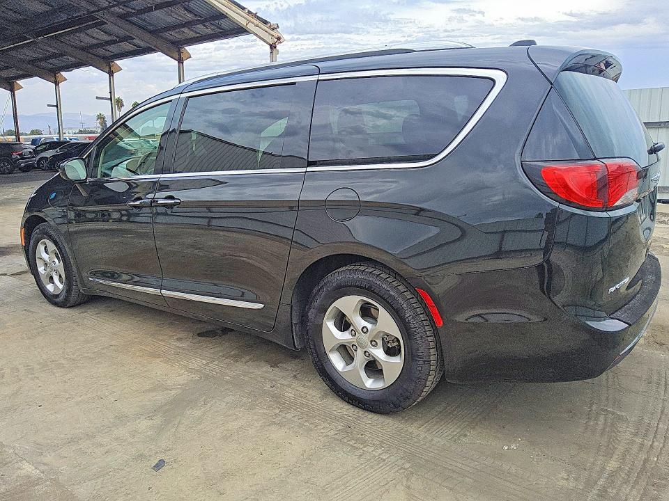 Снимка 2 от търг – 2018 CHRYSLER PACIFICA с VIN 2C4RC1L7XJR124863