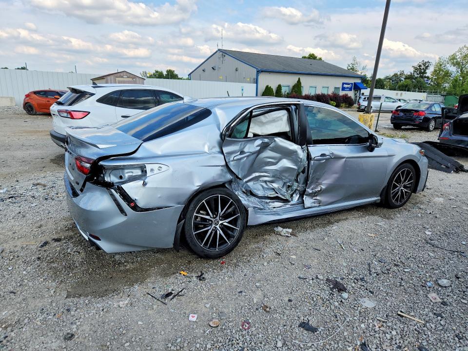 Photo 3 from auction – 2023 TOYOTA CAMRY with VIN 4T1G11AK1PU828879
