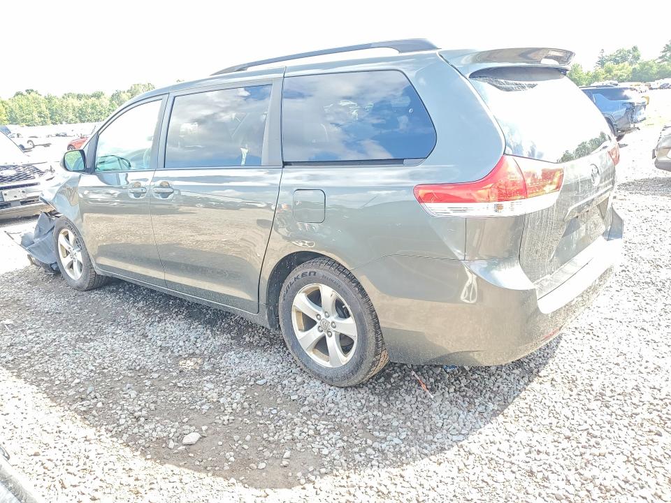 Photo 2 from auction – 2012 TOYOTA SIENNA with VIN 5TDKK3DC2CS223439