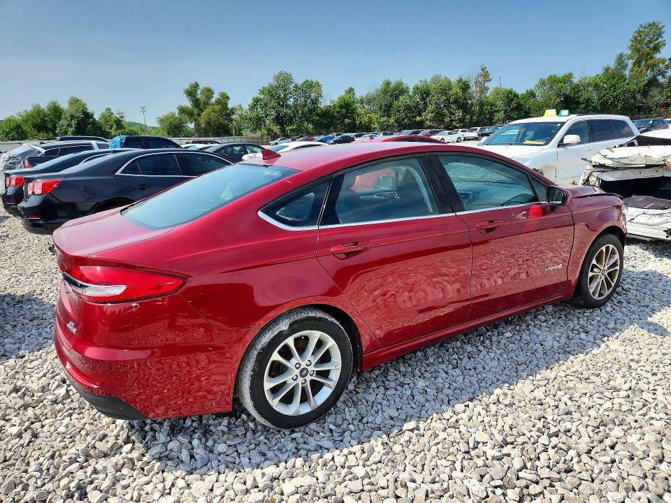 Photo 3 from auction – 2019 FORD FUSION with VIN 3FA6P0LU1KR147571