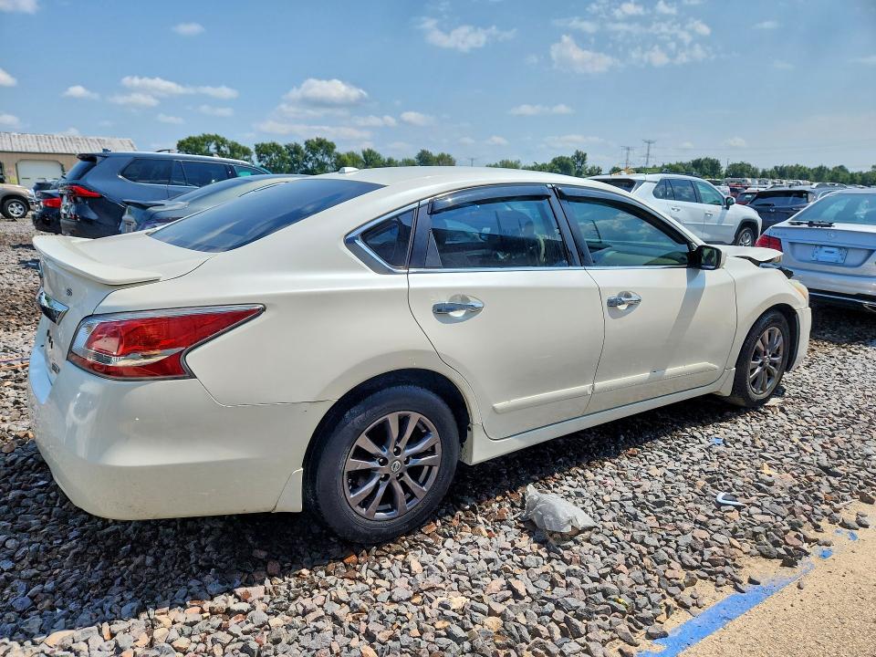 Photo 3 from auction – 2015 NISSAN ALTIMA with VIN 1N4AL3AP6FC575578