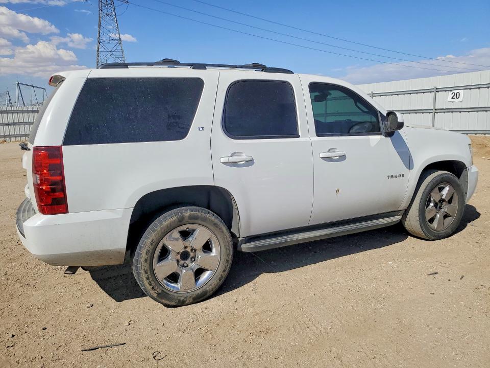 Photo 3 from auction – 2013 CHEVROLET TAHOE with VIN 1GNSKBE02DR297692