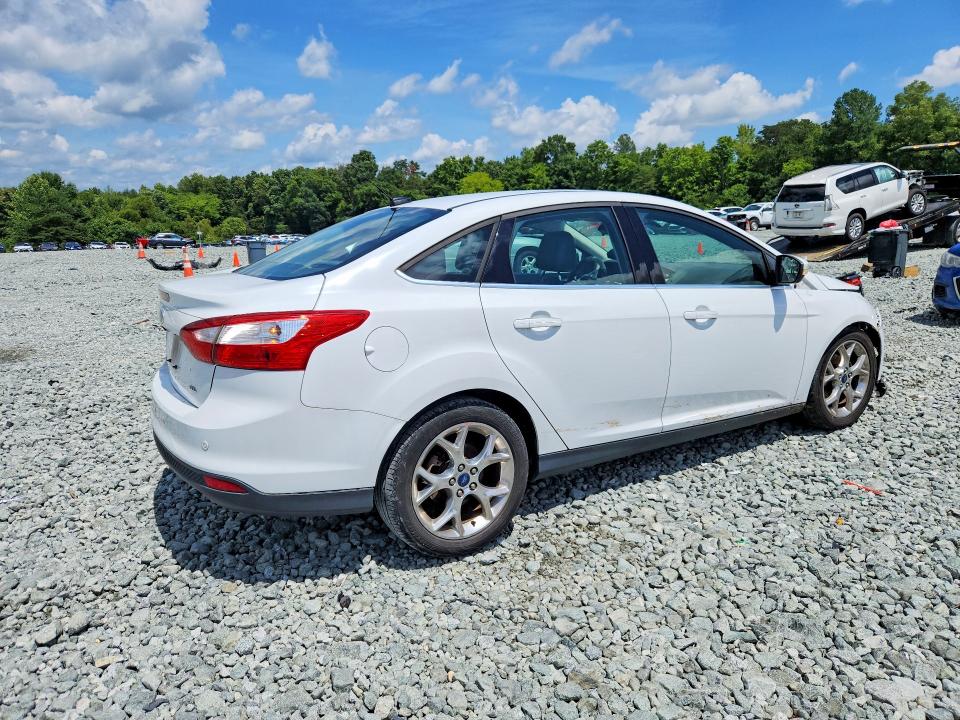 Photo 3 from auction – 2012 FORD FOCUS with VIN 1FAHP3H20CL360805