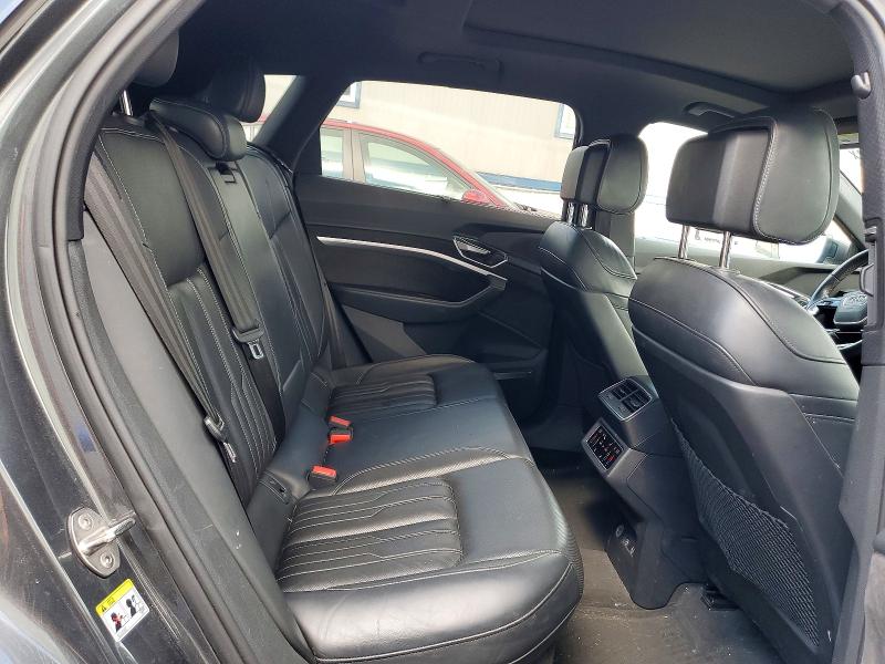 Photo 11 from auction – 2019 AUDI E-TRON with VIN WA1VAAGE6KB007501