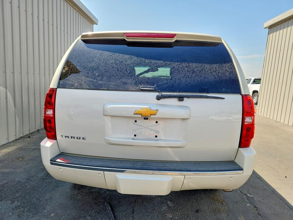 Photo 6 from auction – 2014 CHEVROLET TAHOE with VIN 1GNSCCE07ER141250