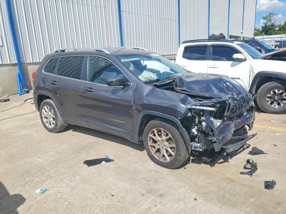 Photo 4 from auction – 2017 JEEP CHEROKEE with VIN 1C4PJLCB3HW516663