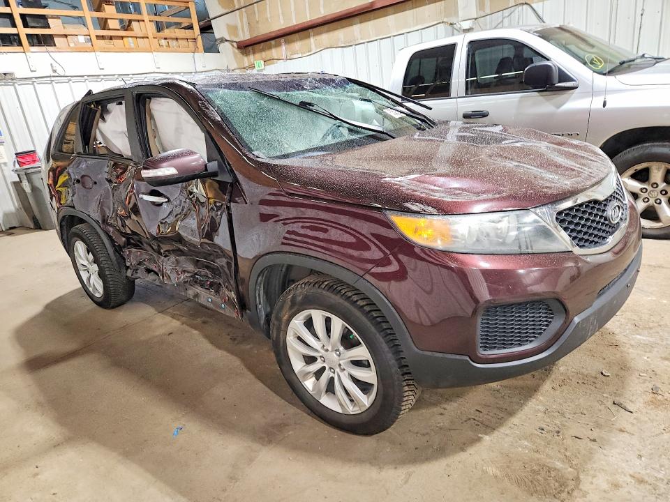 Photo 4 from auction – 2011 KIA SORENTO with VIN 5XYKTDA21BG046022