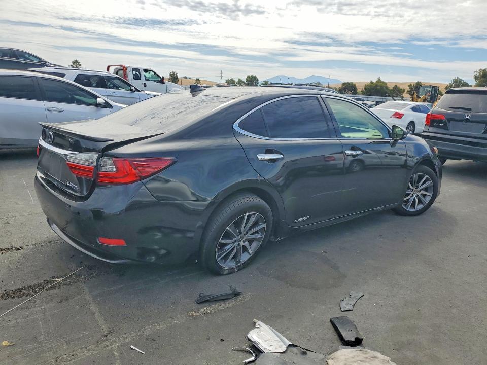 Photo 3 from auction – 2017 LEXUS ES with VIN JTHBW1GG6H2146496