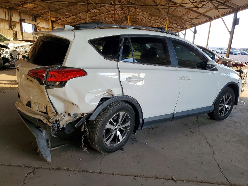 Photo 3 from auction – 2017 TOYOTA RAV4 with VIN JTMRFREV3HJ715827