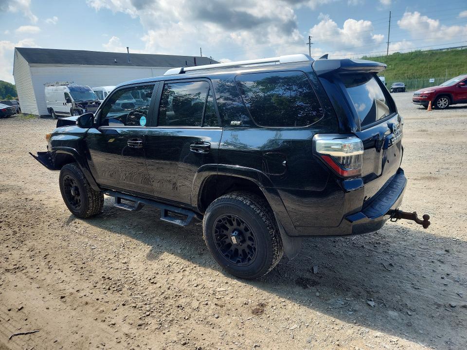 Photo 2 from auction – 2014 TOYOTA 4RUNNER with VIN JTEBU5JR2E5166968