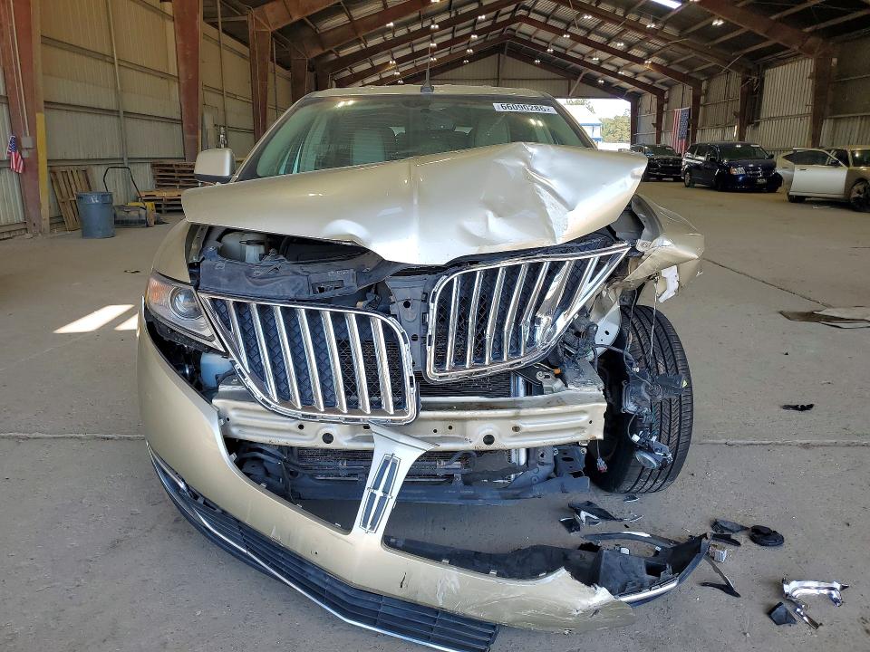 Photo 5 from auction – 2011 LINCOLN MKX with VIN 2LMDJ6JK9BBJ01721