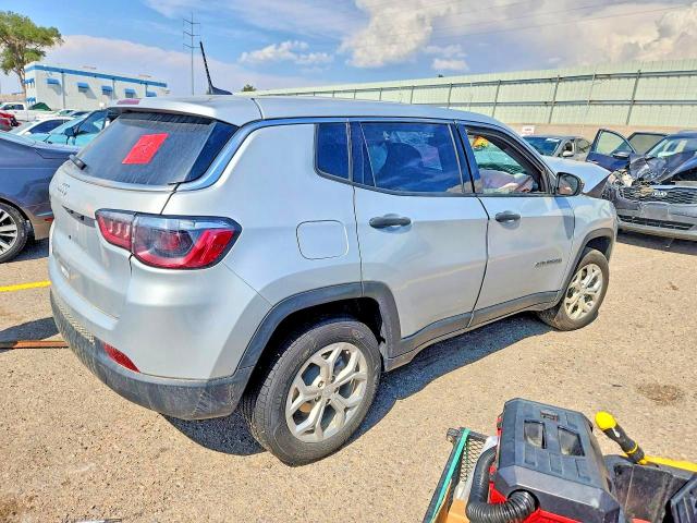 Photo 3 from auction – 2024 JEEP COMPASS with VIN 3C4NJDAN9RT158485