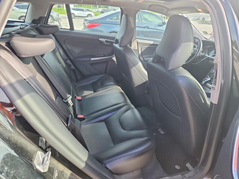Photo 10 from auction – 2015 VOLVO V60 with VIN YV140MEKXF1243735