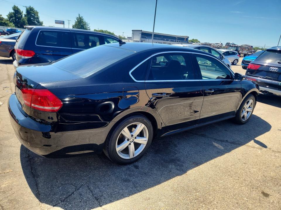 Photo 3 from auction – 2012 VOLKSWAGEN PASSAT with VIN 1VWBP7A39CC023816