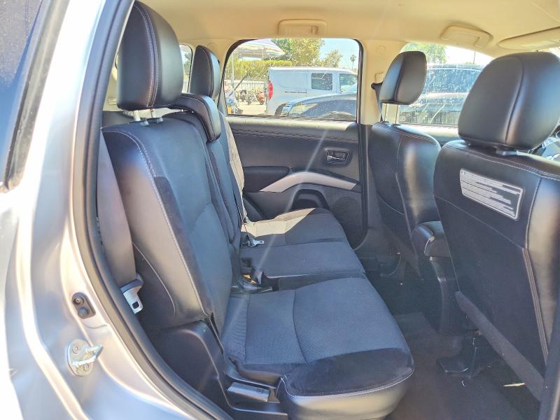 Photo 11 from auction – 2013 MITSUBISHI OUTLANDER with VIN JA4JS4AX2DU001113