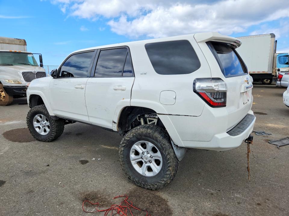 Photo 2 from auction – 2020 TOYOTA 4RUNNER with VIN JTEBU5JR3L5755928