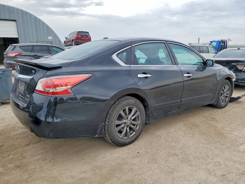 Photo 3 from auction – 2015 NISSAN ALTIMA with VIN 1N4AL3AP8FN917732
