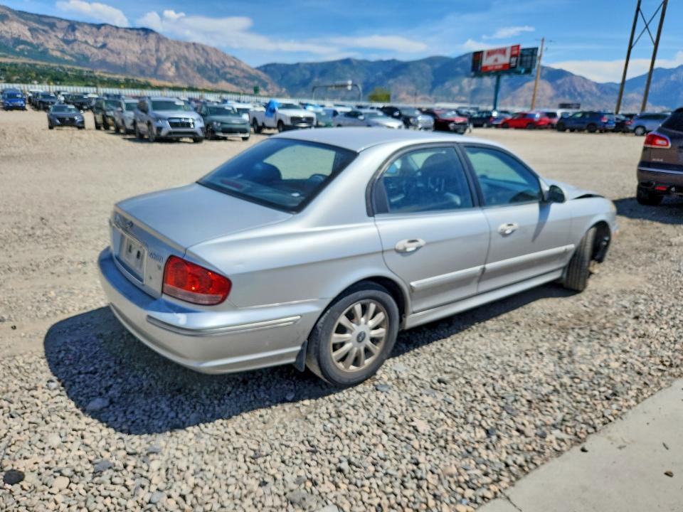 Photo 3 from auction – 2005 HYUNDAI SONATA with VIN KMHWF35H75A164366