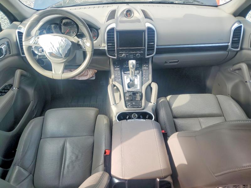 Снимка 8 от търг – 2014 PORSCHE CAYENNE с VIN WP1AA2A23ELA03959