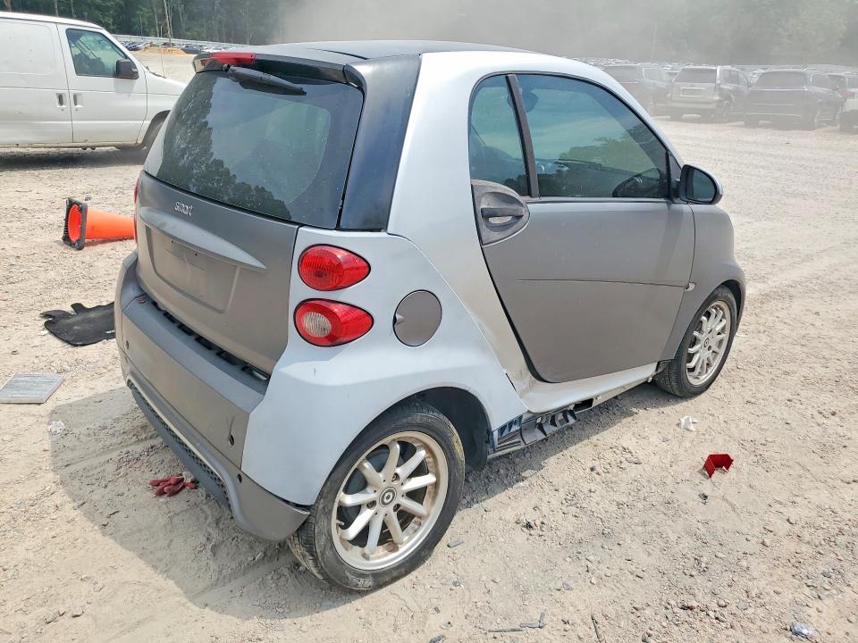 Photo 3 from auction – 2013 SMART FORTWO with VIN WMEEJ3BA2DK688749
