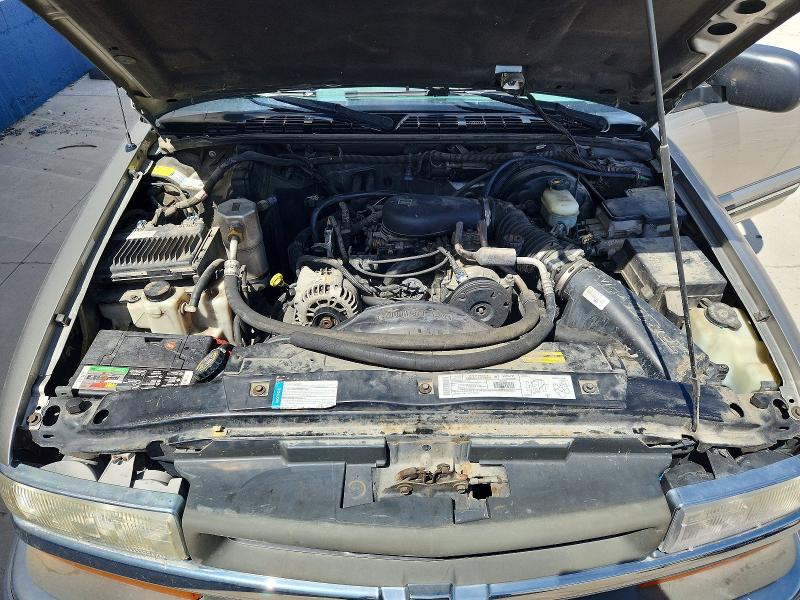 Photo 11 from auction – 2000 CHEVROLET BLAZER with VIN 1GNDT13W8Y2273533
