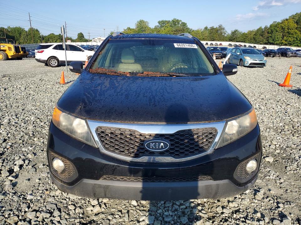 Photo 5 from auction – 2011 KIA SORENTO with VIN 5XYKU3A11BG002150