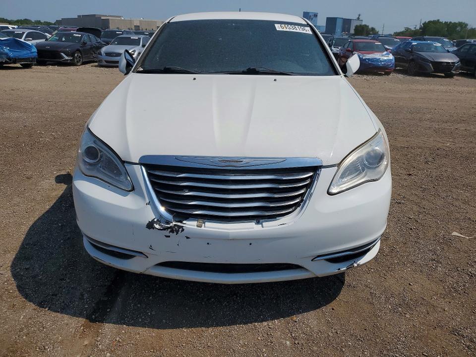 Photo 5 from auction – 2011 CHRYSLER 200 with VIN 1C3BC4FB2BN560449