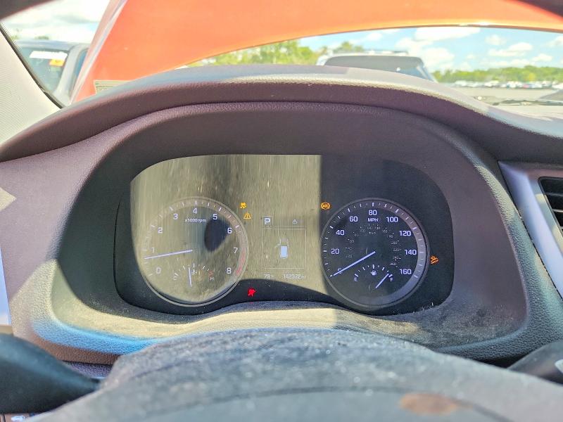 Photo 9 from auction – 2017 HYUNDAI TUCSON with VIN KM8J3CA26HU557833