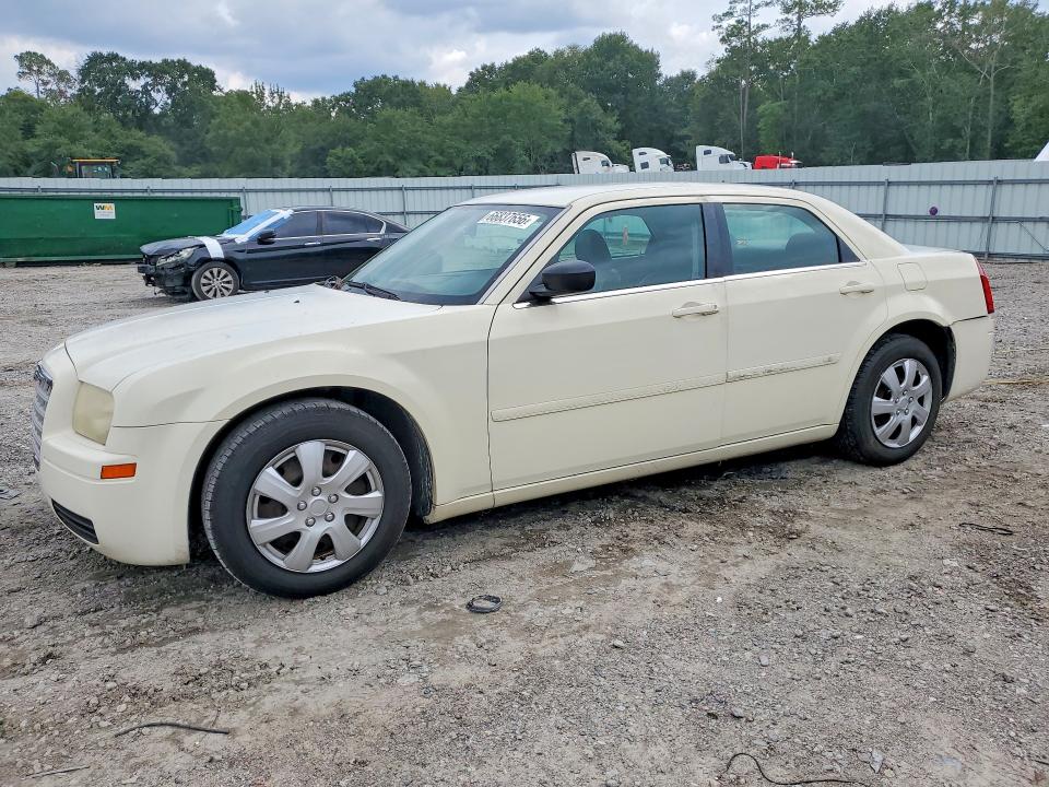 CHRYSLER 300 2005 with VIN 2C3JA43R15H122022 - Photo from auction