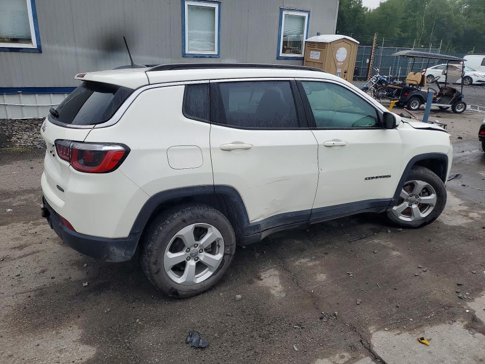 Photo 3 from auction – 2019 JEEP COMPASS with VIN 3C4NJDBB3KT629587
