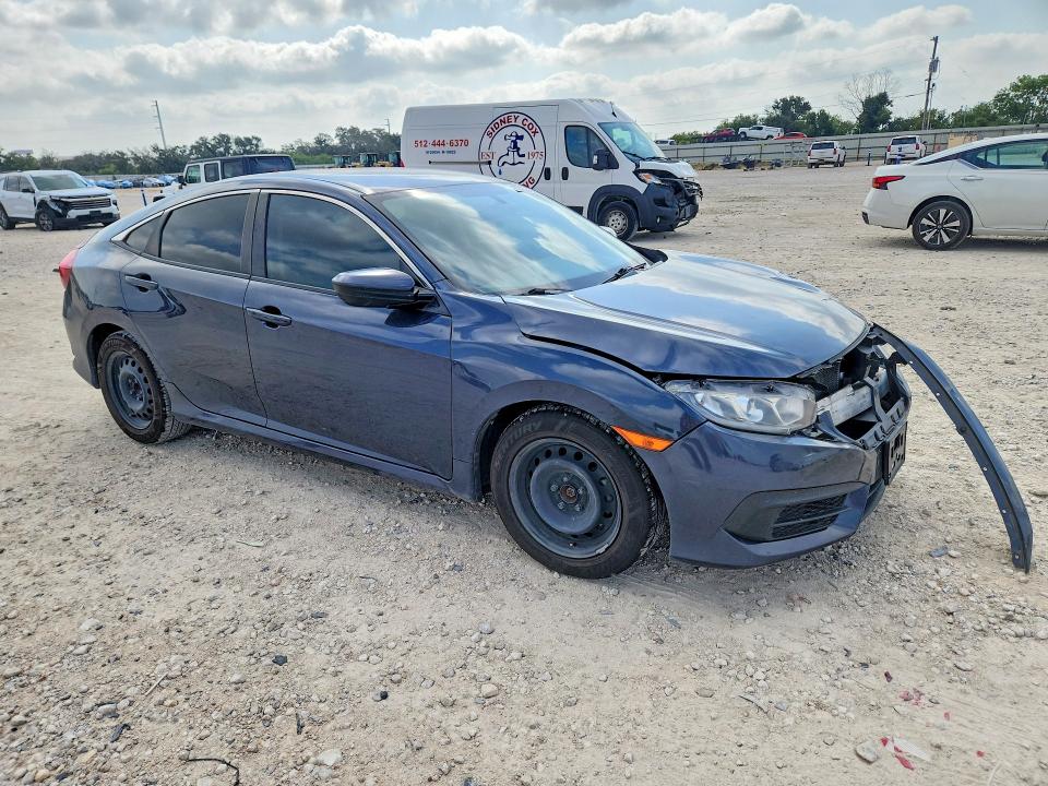 Photo 4 from auction – 2017 HONDA CIVIC with VIN 19XFC2F57HE063535