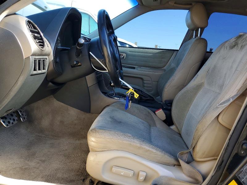 Photo 7 from auction – 2001 LEXUS IS with VIN JTHBD182310016119