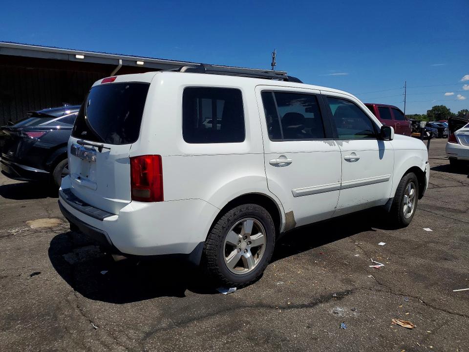 Photo 3 from auction – 2011 HONDA PILOT with VIN 5FNYF3H5XBB028461