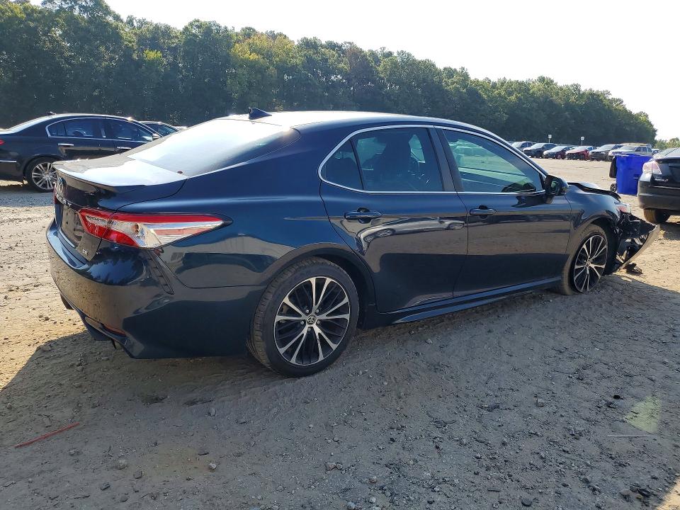 Photo 3 from auction – 2020 TOYOTA CAMRY with VIN 4T1G11AK6LU958098