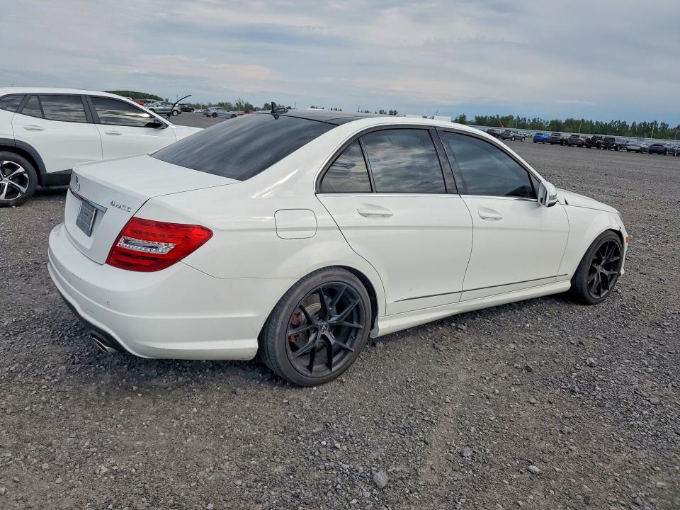 Photo 3 from auction – 2014 MERCEDES-BENZ C with VIN WDDGF8AB8EA960590