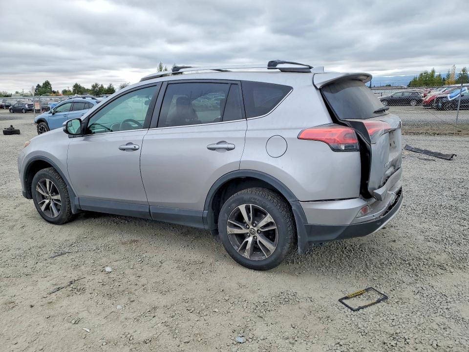 صورة رقم 2 من المزاد - 2016 TOYOTA RAV4 مع VIN 2T3RFREV0GW526911