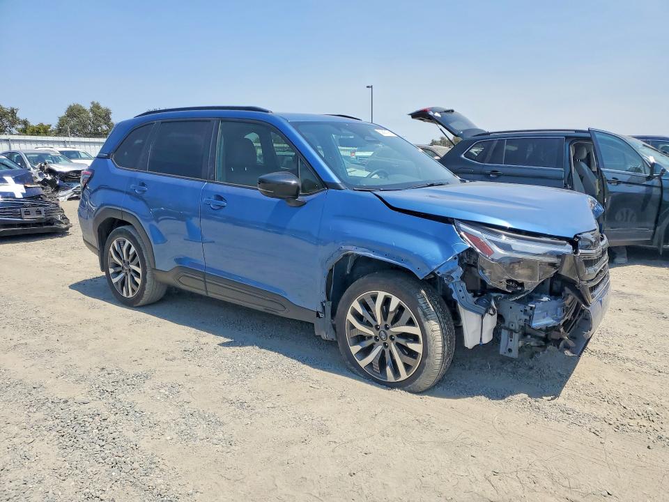 Photo 4 from auction – 2025 SUBARU FORESTER with VIN JF2SLDTCXSH460284