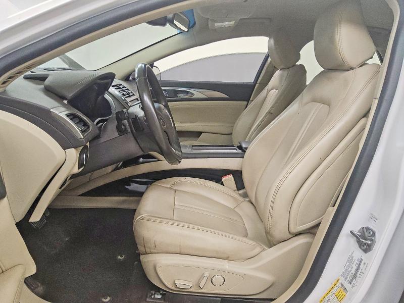 Photo 7 from auction – 2020 LINCOLN MKZ with VIN 3LN6L5A93LR619395